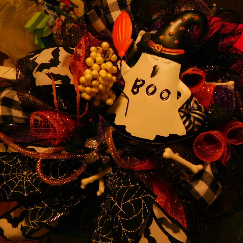 HALLOWEEN GHOST WREATH